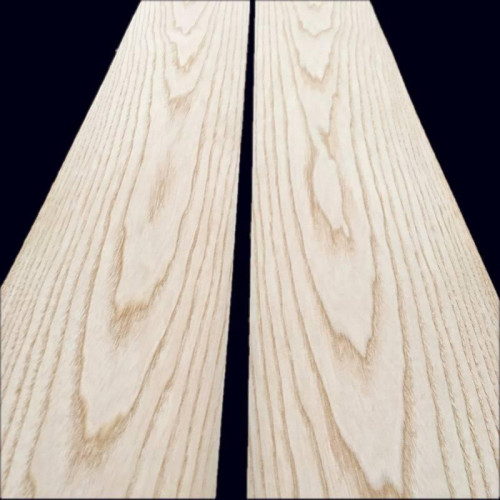 Crown-cut white Ash veneer 120 x 15 cm