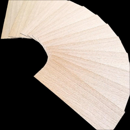 Oak quarter-cut narrow-width small-size veneer